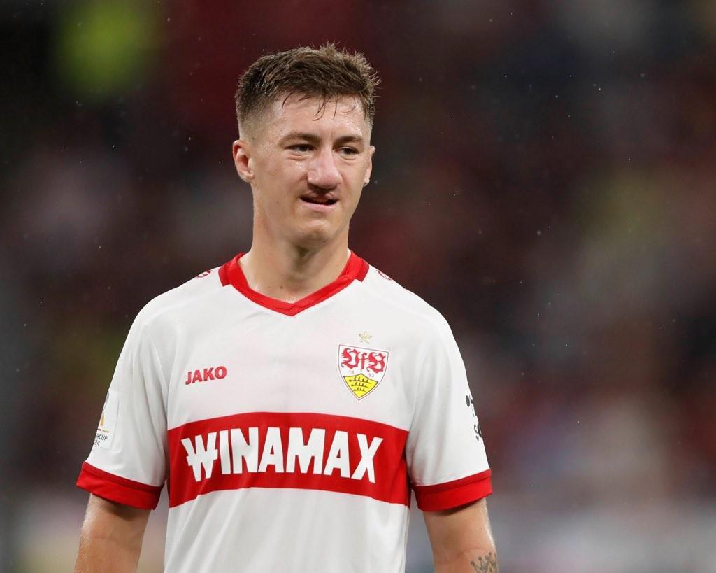 电竞世界杯-记者为施蒂勒不实消息致歉：我错了，曼联代表团没去斯图加特